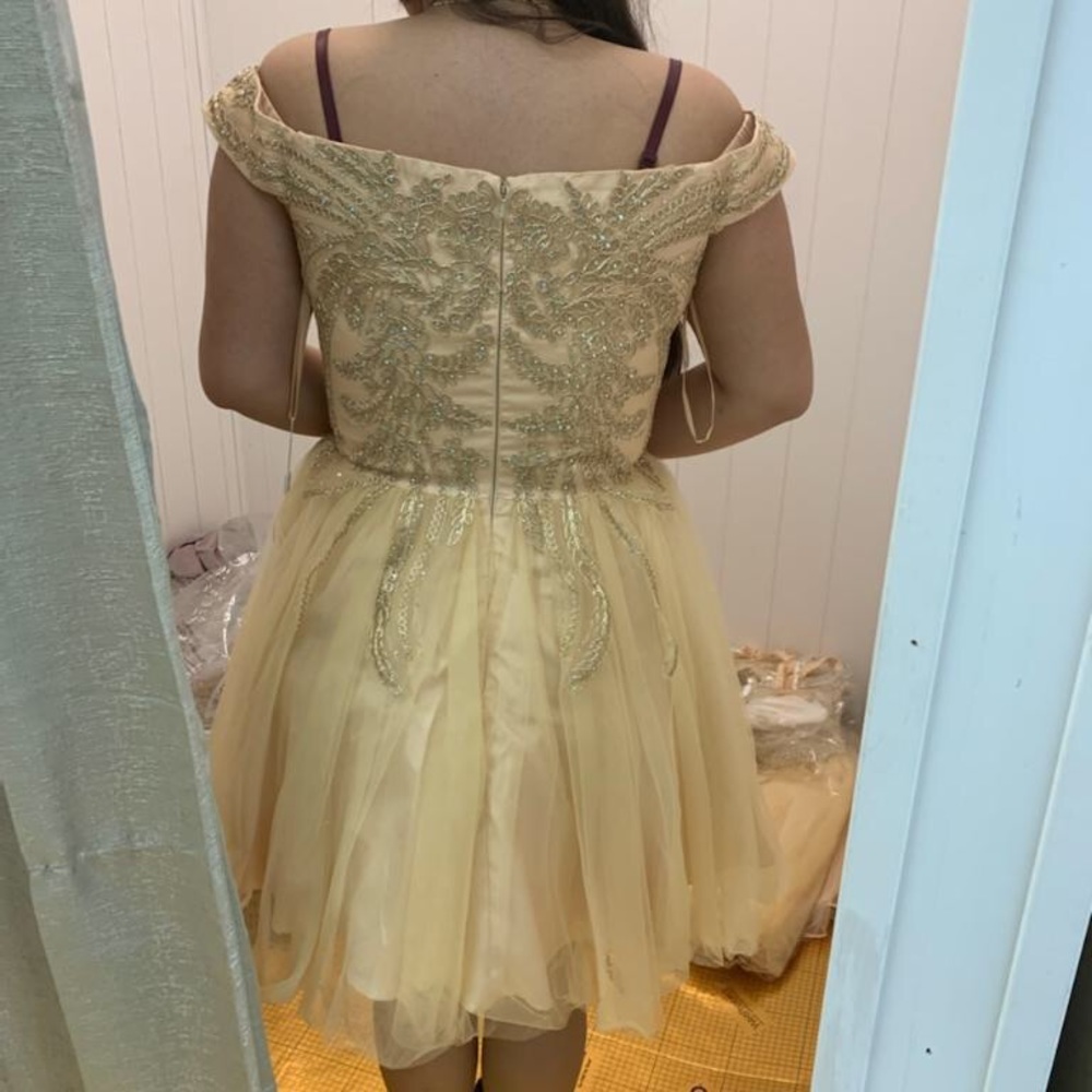 Color: Champaign - Picture 2 of 2